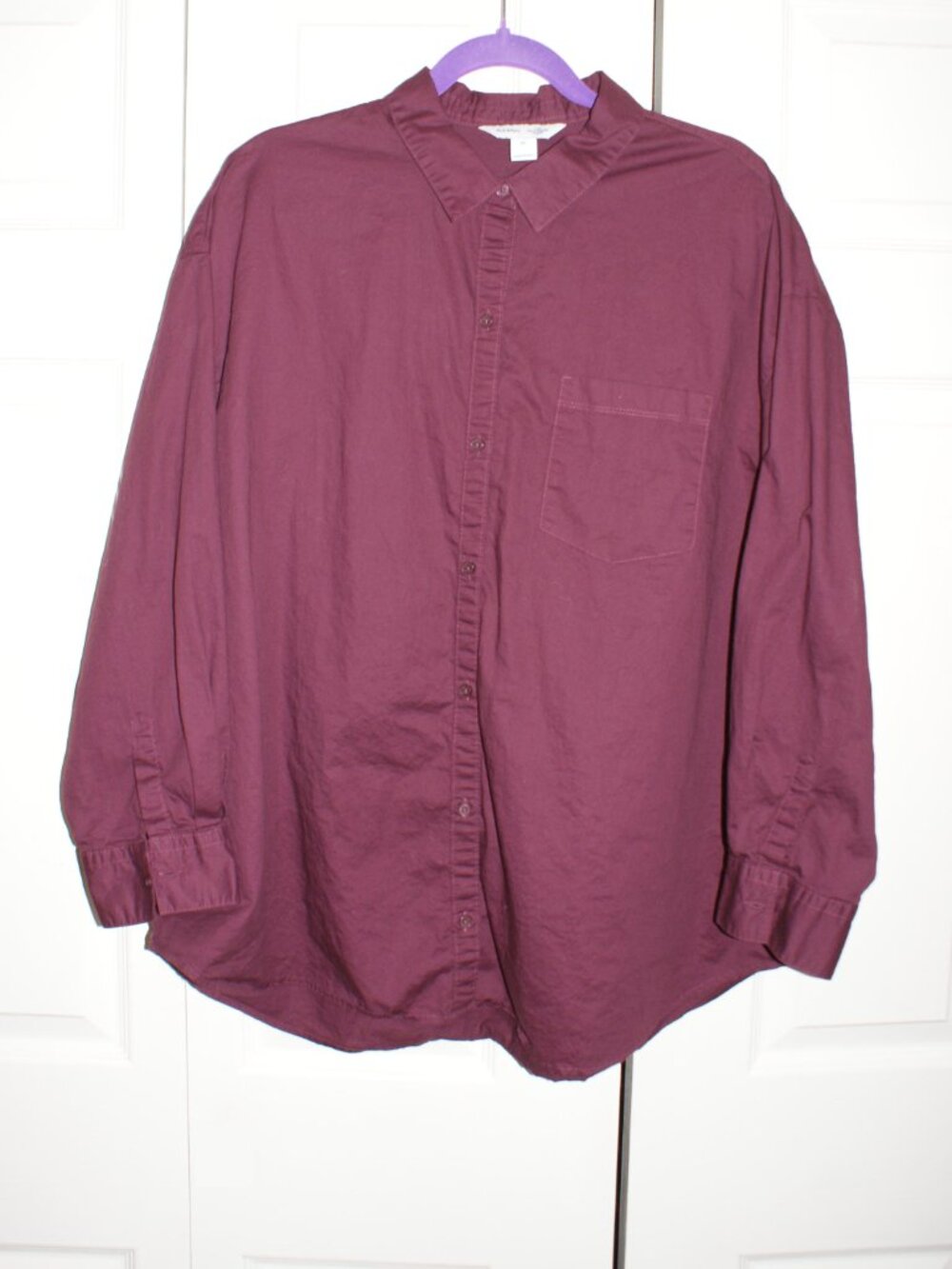 Old Navy 'The Boyfriend Shirt' Plum Button Down - XL - LIKE NEW - Picture 3 of 6